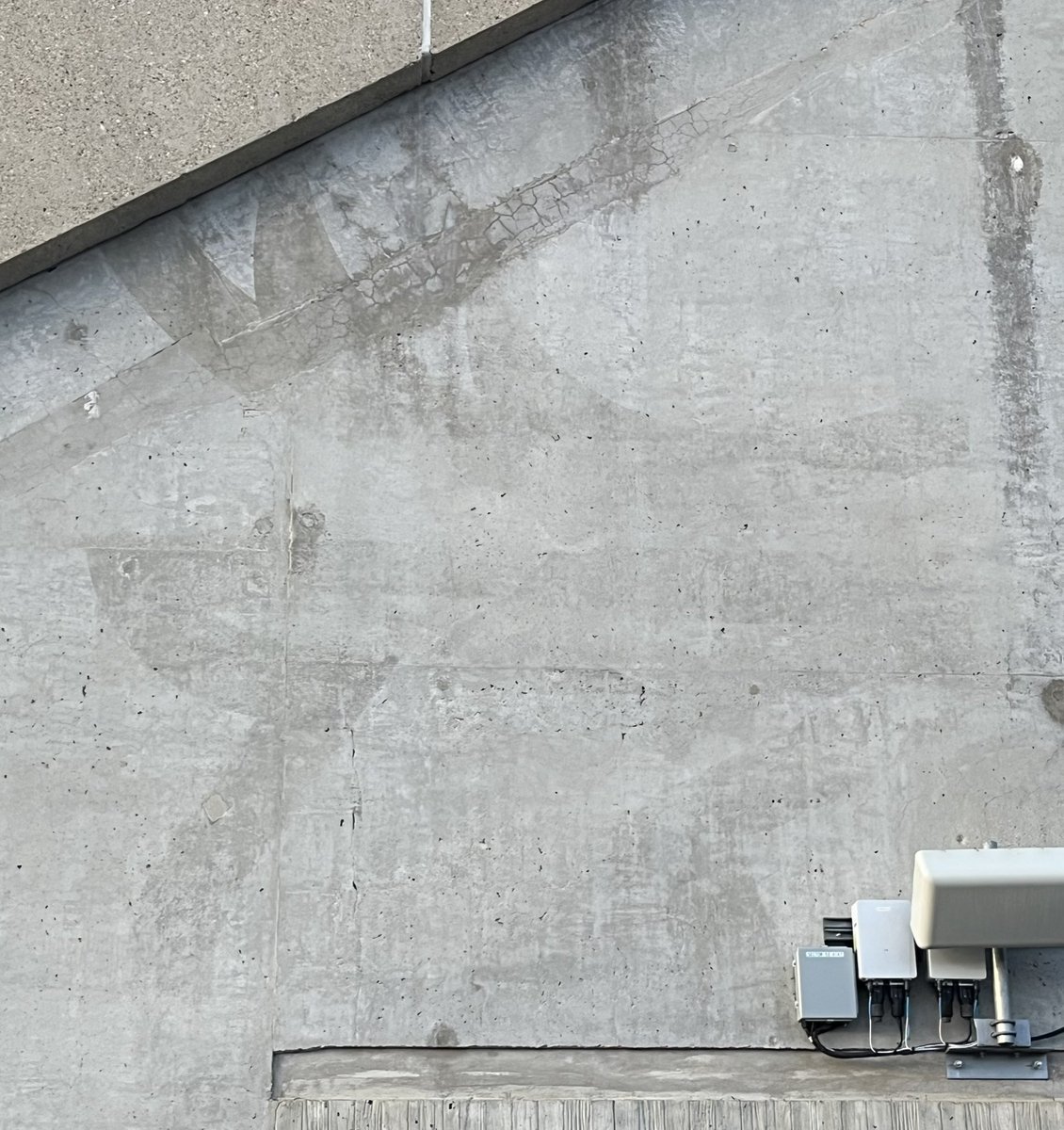 You can see the outline where the #Elks logo once was.