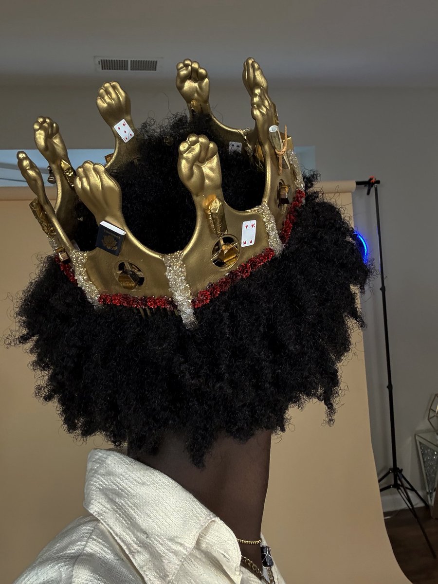So I made this crown.