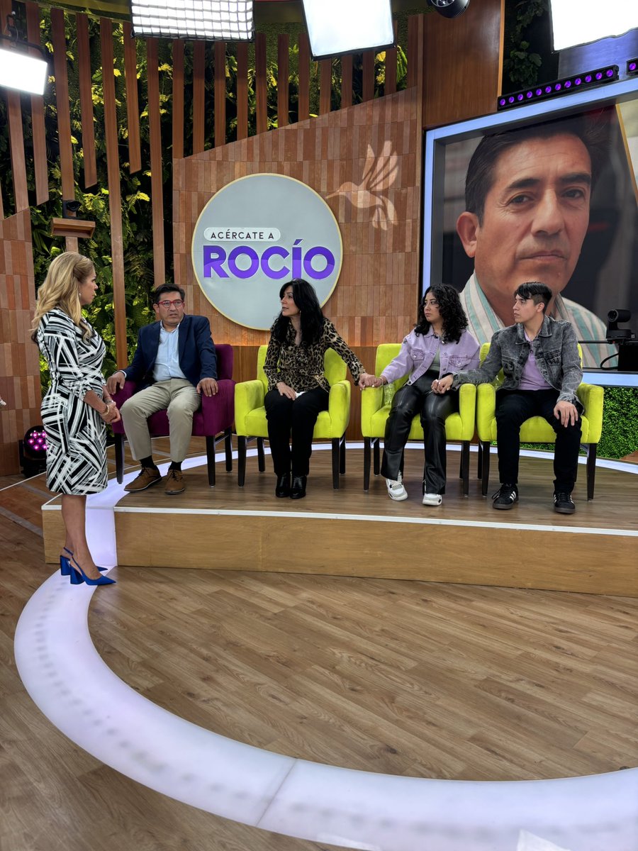 A Martha no le agrada el novio de María José. 😫

#AcércateARocío 𝐩𝐨𝐫 𝐀𝐳𝐭𝐞𝐜𝐚 𝐔𝐍𝐎 📺🔥 EN VIVO bit.ly/AARENVIVO 📲
