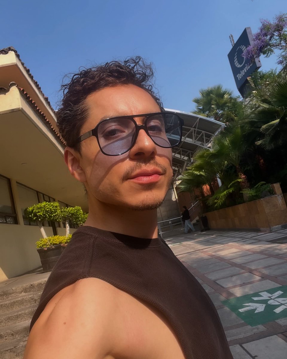 Entrevista con el actor León Pablo.

La entrevista completa la puedes disfrutar en nuestro canal de YouTube en el siguiente link:

youtube.com/watch?v=7Ex4fv…

Brief News MX agradece a Lilian Alzate y a Fernanda Segura por todas sus atenciones para la realización de esta entrevista.