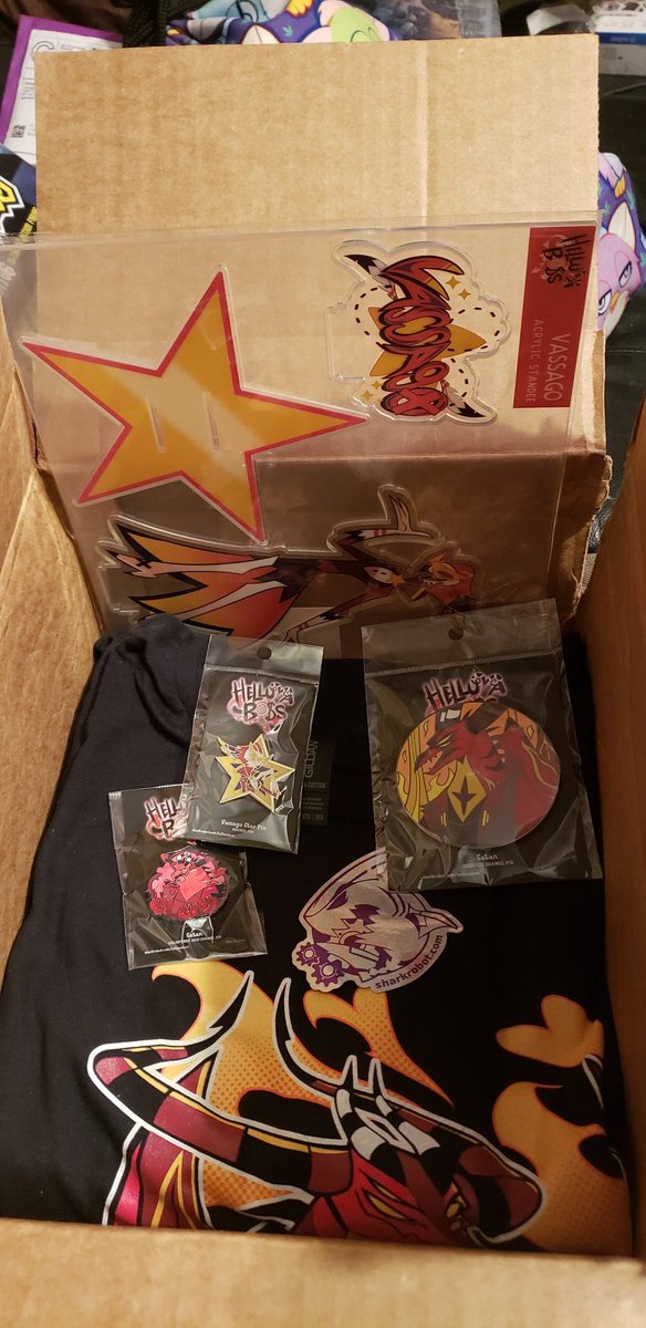 Finally had time to open my and packages I've had sitting. Lots of Shark Robot goodies 

Satan/Vasago goodies I helped <a href="/panderp_123/">🐼 Panderp 🐼</a> aquire.

Also hanging tail pins by <a href="/bink55bink/">bink5bink5</a>
