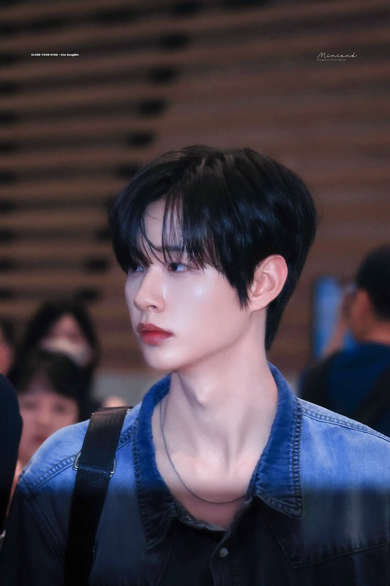 𝟮𝟱𝟬𝟲𝟮𝟬 ICN

#김성민 #KIMSUNGMIN
#CLOSEYOUREYES #클로즈유어아이즈
#클유아 #CYE