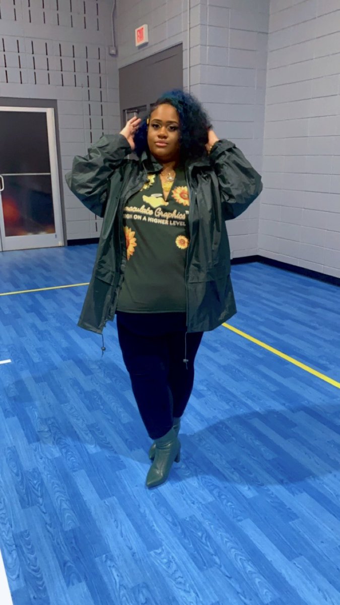 B_SoImmaculate's tweet photo. Don’t start nothing you can’t finish #HoodieAwards #Archive 🏆 💛💚🌻 🦒.. https://t.co/XN7UgqYg0U