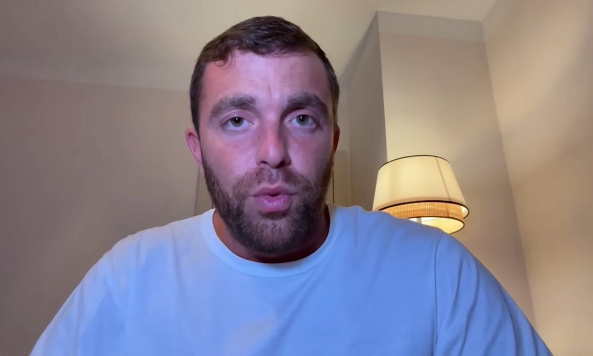 🚨🚨🚨🚨🚨🚨🚨 عاجل — فابريزيو رومانو:

برشلونة استفسر رسميًا عن اللاعب روني باردجي. 

عقد اللاعب ينتهي بعد 6 أشهر فقط..

برشلونة مستعد لدفع قيمة انتقال وجلبه الآن.

الجناح موهوب ومطلوب من البرسا &amp; بورتو.

صفقة منفصلة تمامًا عن صفقة نيكو ويليامز.

😰😰😰😰😰😰😰♥️♥️♥️♥️♥️♥️♥️