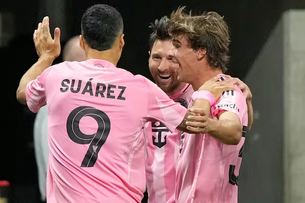 serenashirt's tweet photo. 🦁 Leo the Legend Delivers! 🌟
Messi scores a sensational late free kick to lead Inter Miami past Porto 2-1 at the Club World Cup! ⚽️🇦🇷
Support the GOAT with champion-worthy merch 🏆
👉 https://t.co/pAuHmuqtTQ
#LionelMessi #ClubWorldCup #InterMiami #SoccerKing https://t.co/cm54MiaWUm