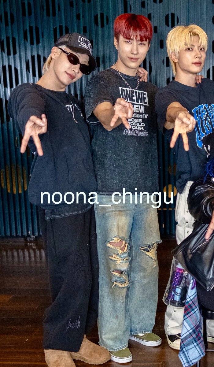 noona_chingu's tweet photo. I just have to share these @official_ONEWE pics from the tour!! Cropping myself out but look how cute they all are! Yonghoon is a total babygirl ofc https://t.co/fuYZXOZE5g