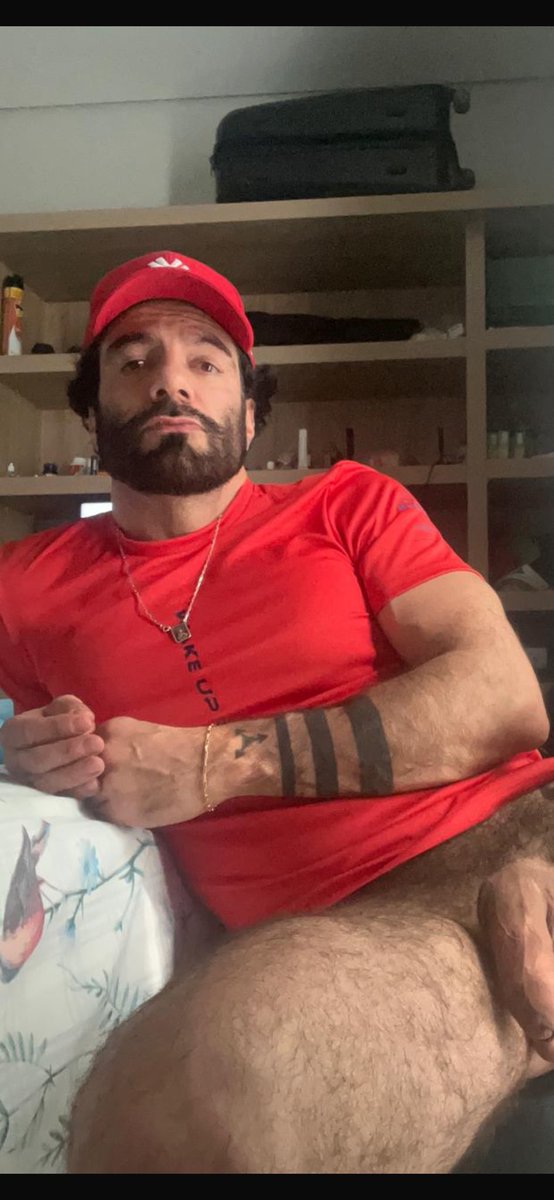 Em Off,
No sigilo,
Tô sozinho hoje!
Afim de real?
😁🐺😈