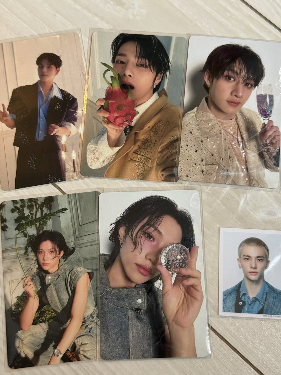 Stray Kids straykids スキズ Hollow
交換トレカ ID　初回限定Ａ B 

譲 写真の物
求  ハン🐿
初回A特に求めております🥲

郵送での希望です🙏
宜しくお願いいたします🙇‍♀️