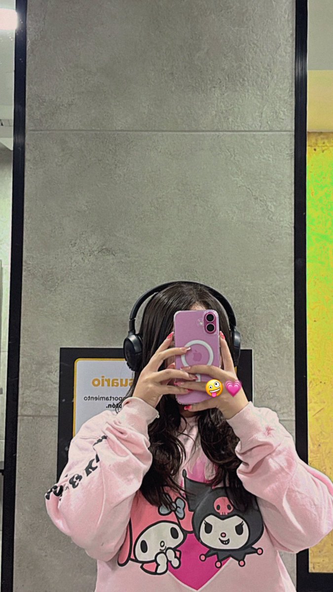 berlinalejandra's tweet photo. No necesitaba a mi papá, necesitaba un nuevo teléfono. https://t.co/6PG2YpR0Jx
