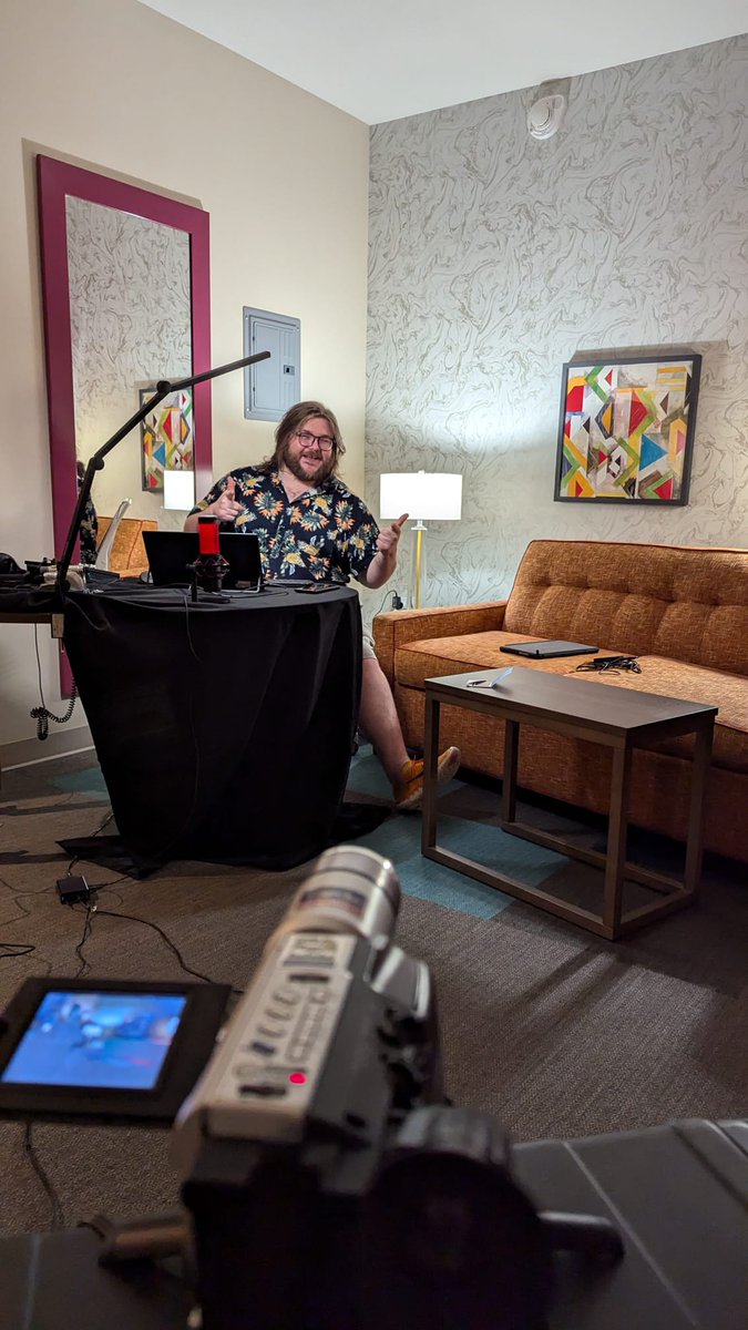 Creative Block #100 will be postponed until tomorrow night!✨

Turns out Per isn't in town yet, no computer... So tomorrow it is! Meanwhile here's a sneak peek at the very hasty setup I slapped together 😅