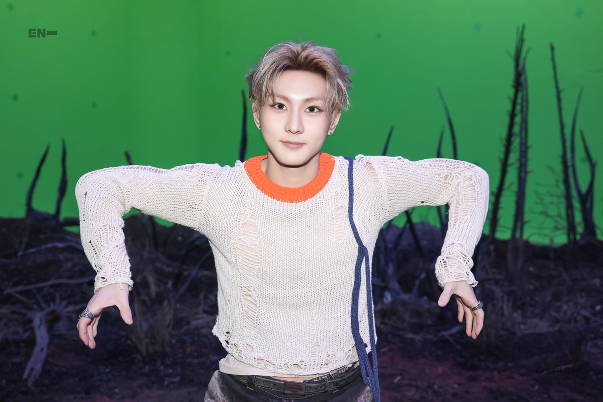 UNSSEN ジョンウォン Bad Desire (With or Without You)' MV Photo Sketch (4) #정원