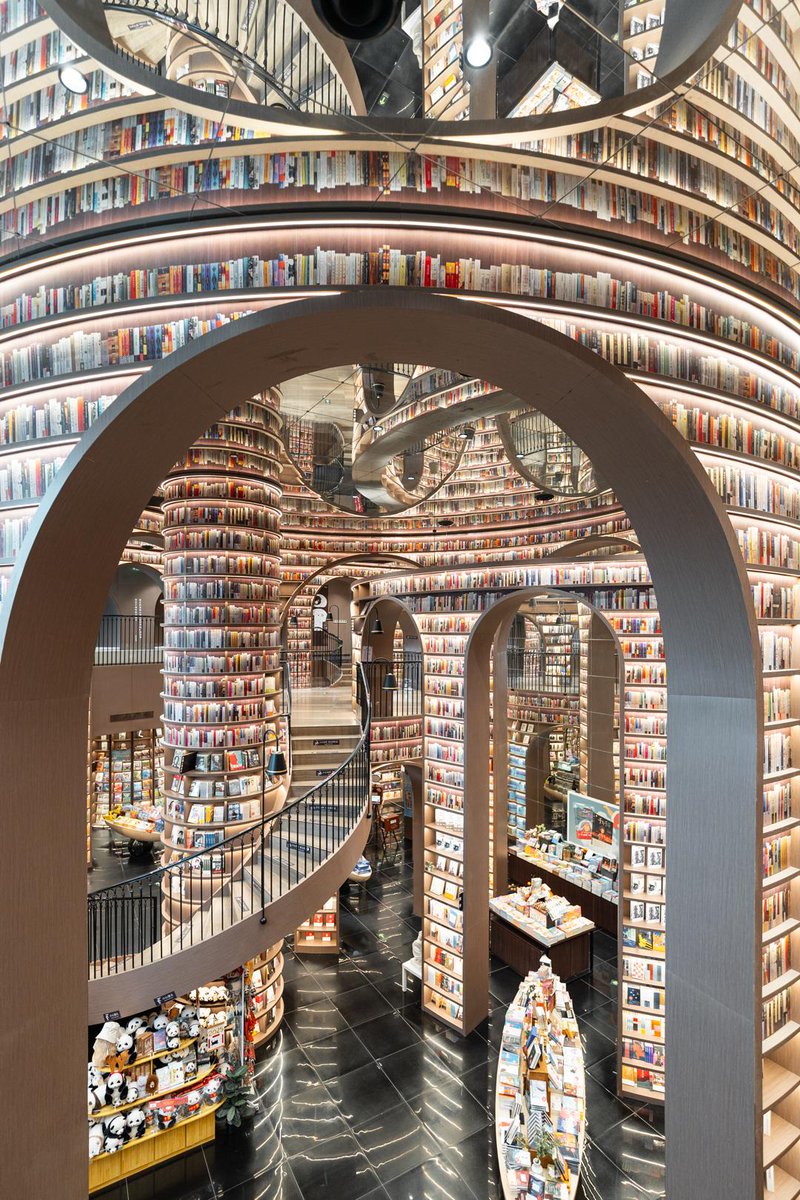 Chengdu_China's tweet image. Step into the most magical bookstore in Chengdu—Zhongshuge feels straight out of a fantasy novel!
📍Zhongshuge, Dujiangyan, Chengdu

cr: 走马观花Ueky
#Zhongshuge #ChengduVibes #BookstoreGoals #FantasyVibes #HiddenGems #ChinaTravel #MagicalPlaces