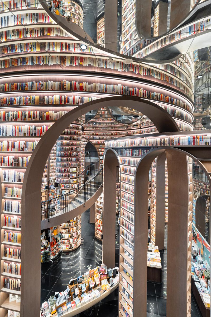 Chengdu_China's tweet image. Step into the most magical bookstore in Chengdu—Zhongshuge feels straight out of a fantasy novel!
📍Zhongshuge, Dujiangyan, Chengdu

cr: 走马观花Ueky
#Zhongshuge #ChengduVibes #BookstoreGoals #FantasyVibes #HiddenGems #ChinaTravel #MagicalPlaces