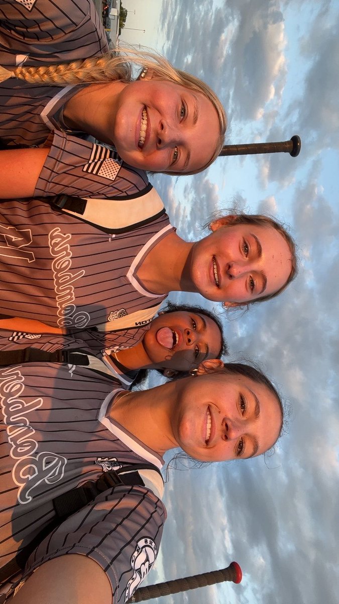 So glad I got the opportunity to play in the Uncommitted Games this evening in North Ridgeville! Blessed to be there with my teammates and play infront of college coaches (as well as play on turf with the unforgiving rain which luckily let up before game time 🤣) @BombersGoldOhio