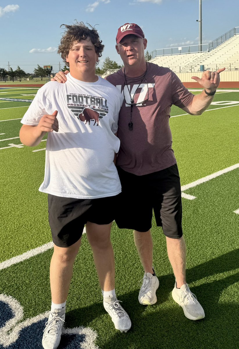 Grant_Gauger's tweet image. Marcus High School ‘27 | Flower Mound, TX | 6’-1” 270 | 3.89 GPA 

Thank you @CoachJoshLynn for a great camp today.  Enjoyed the workout and visiting with you.  Grateful for the opportunity to showcase my skills. #BuffsNation 

@RecruitMarcusFB
@MarcusFootball
@Coach_TD19