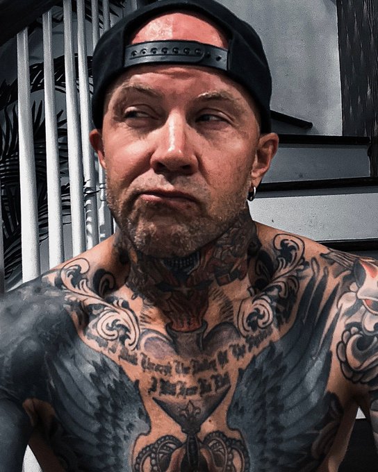 Watch Johnny Sparxxx's leaked NSFW photo on TwXstars