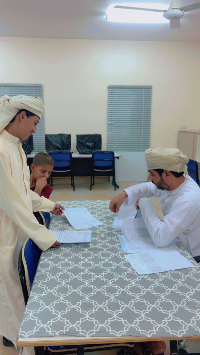 ختامًا لعام دراسي مليء بالجد والعمل يجني طلبة الغيظرانة ثمرة جهودهم وحصاد غرسهم من لحظات للفرح الغامر والفخر بالإنجاز العلمي عند استلامهم شهاداتهم الدراسية تعلو وجوههم البسمة
خالص التهنئة لأبنائنا الطلبة ولأسرهم
وعميق الشكر لإدارة المدرسة وأعضاء الهيئة التعليمية
#تعليمية_الداخلية