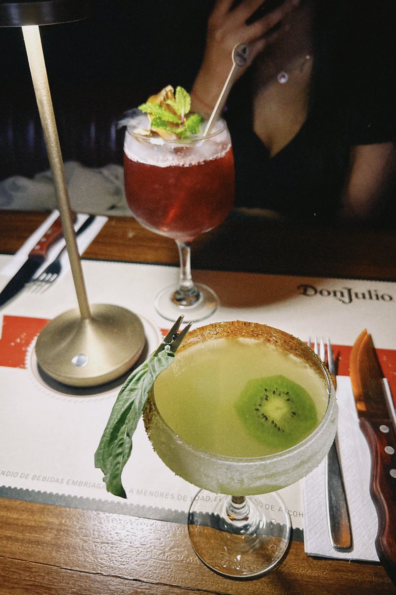 De copitas con mi amiga <a href="/nay7dom/">Nay</a> y queremos un tonto pagafantas 💸