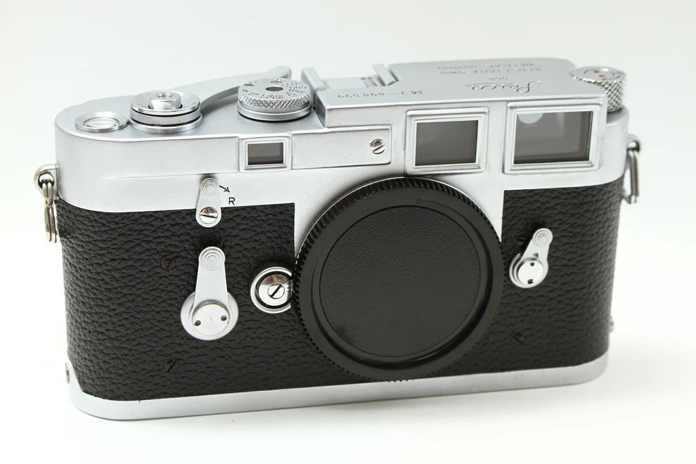 nisshincamera's tweet image. 【入荷情報】

LEICA M3 2ストローク 1957年製

nisshin-camera.com/products/11868…

#leica
#leicam3
#rangefinder
#filmcamera
#film