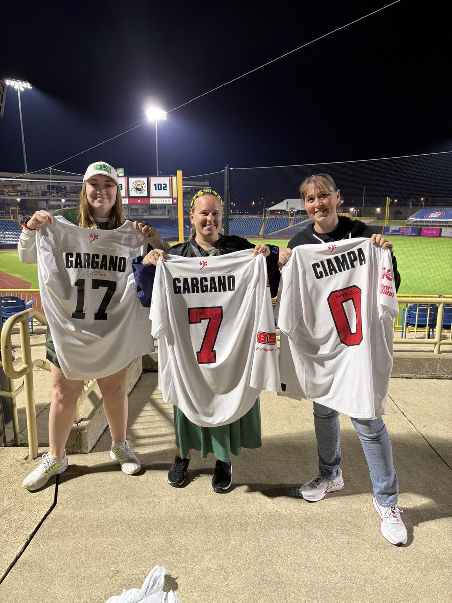 GinaT14_'s tweet image. When you get 2 of your favorites jerseys from the @DN85Softball you gotta get pictures with the people who got the other 2 of them 🥰 @VicJosephWWE @CandiceLeRae @JohnnyGargano @CiampaWWE I appreciate everything you guys do ❤️