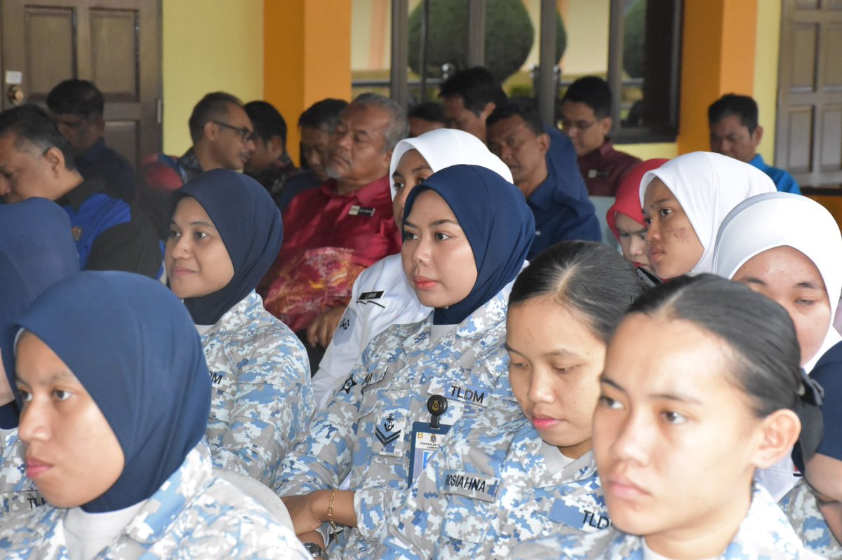 19 Jun 2025 - Mesyuarat Kebajikan DBAB telah berlangsung dan dipengerusikan oleh Timbalan Pegawai Memerintah, Komander Emmy Suriani bt Mokhtar TLDM. 

Perkongsian bersama warga Depot serta cadangan penambahbaikan sistem kebajikan demi kesejahteraan dan kebaikan warga diutamakan.