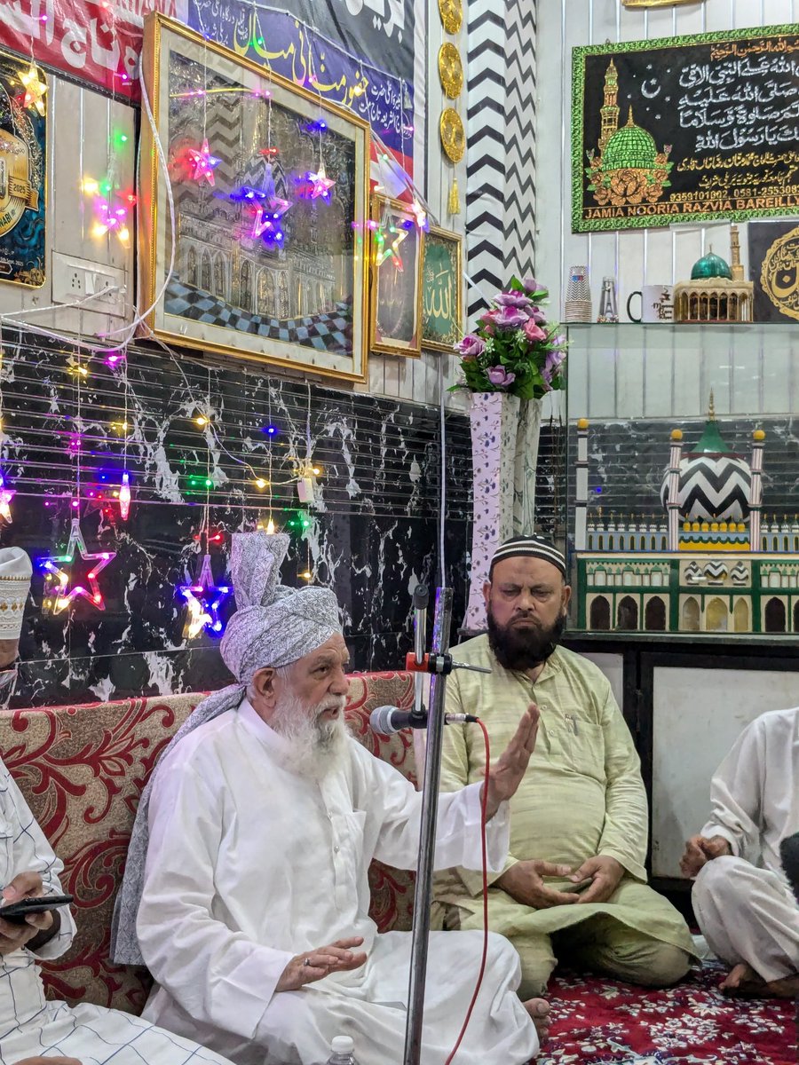 mannani_miyan's tweet photo. Last Night Jashn E Yaume Wiladat Huzoor Mufti E Aazam Hind In Noori Markaz Dargah Aala Hazrat Bareilly Shareef.
#moulanamannanrazakhan #mannanimiyan #tajemillat #mannanimiyanofficial https://t.co/KPeRVCFaFP