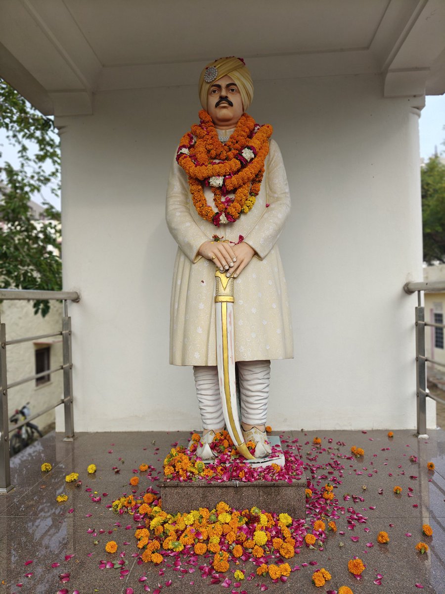 skrhsikar's tweet photo. #आपणो_सीकर_आपणा_कल्याण_सिहं_जी_जंयती
आधुनिक सीकर के निर्माता एवं सीकर के अंतिम शासक  राव राजा श्रीमान कल्याण सिंह जी की 139 वीं जयंती पर सादर वंदन..💐💐 https://t.co/wfUbZgrSDP