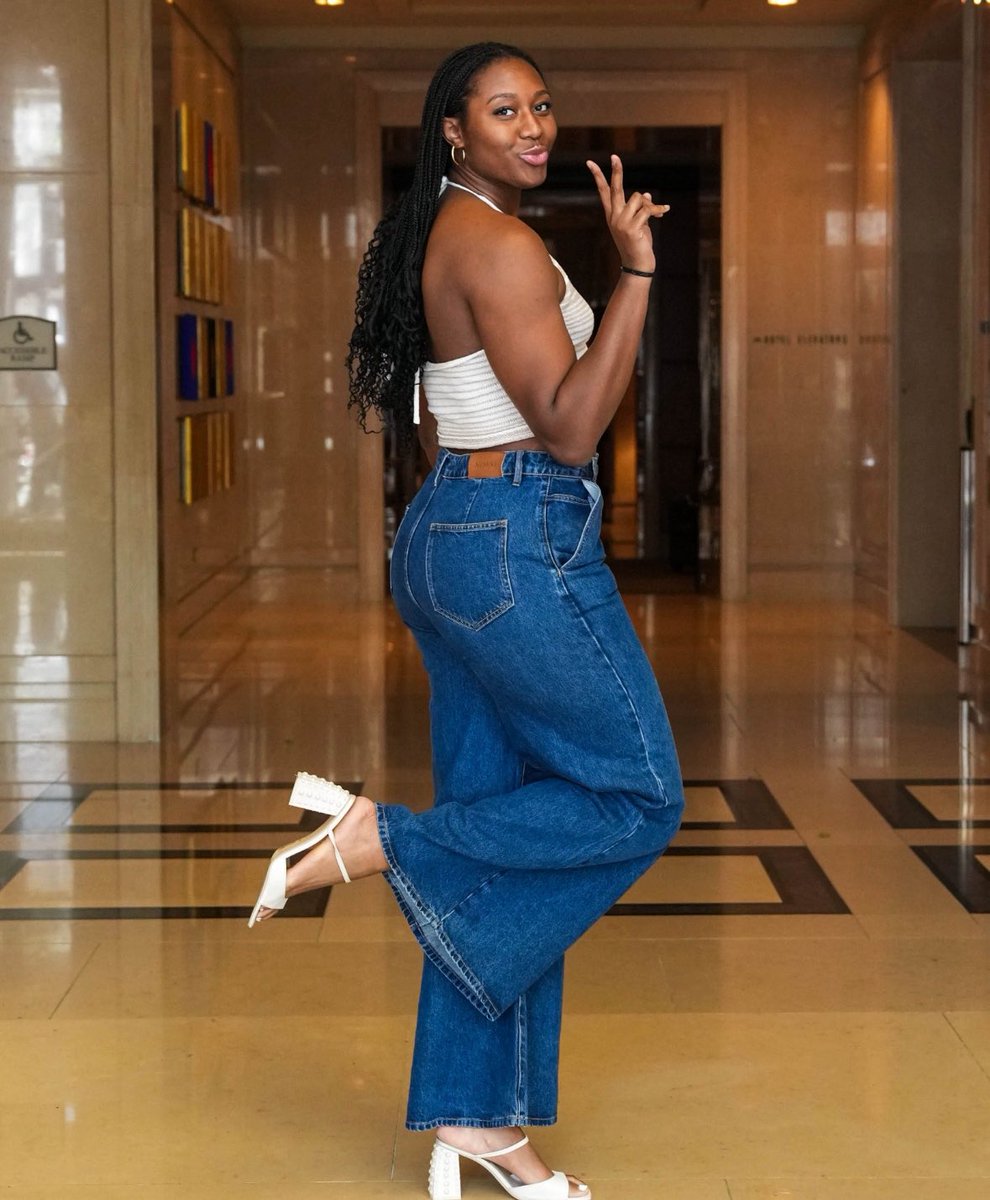 AliyahBMuse's tweet image. Aliyah Boston at the half:
15 points
7 rebounds
1 assist
1 steal
3 blocks
66% FG
She moves to 4th all time in franchise blocks. The Fever lead 44-38.