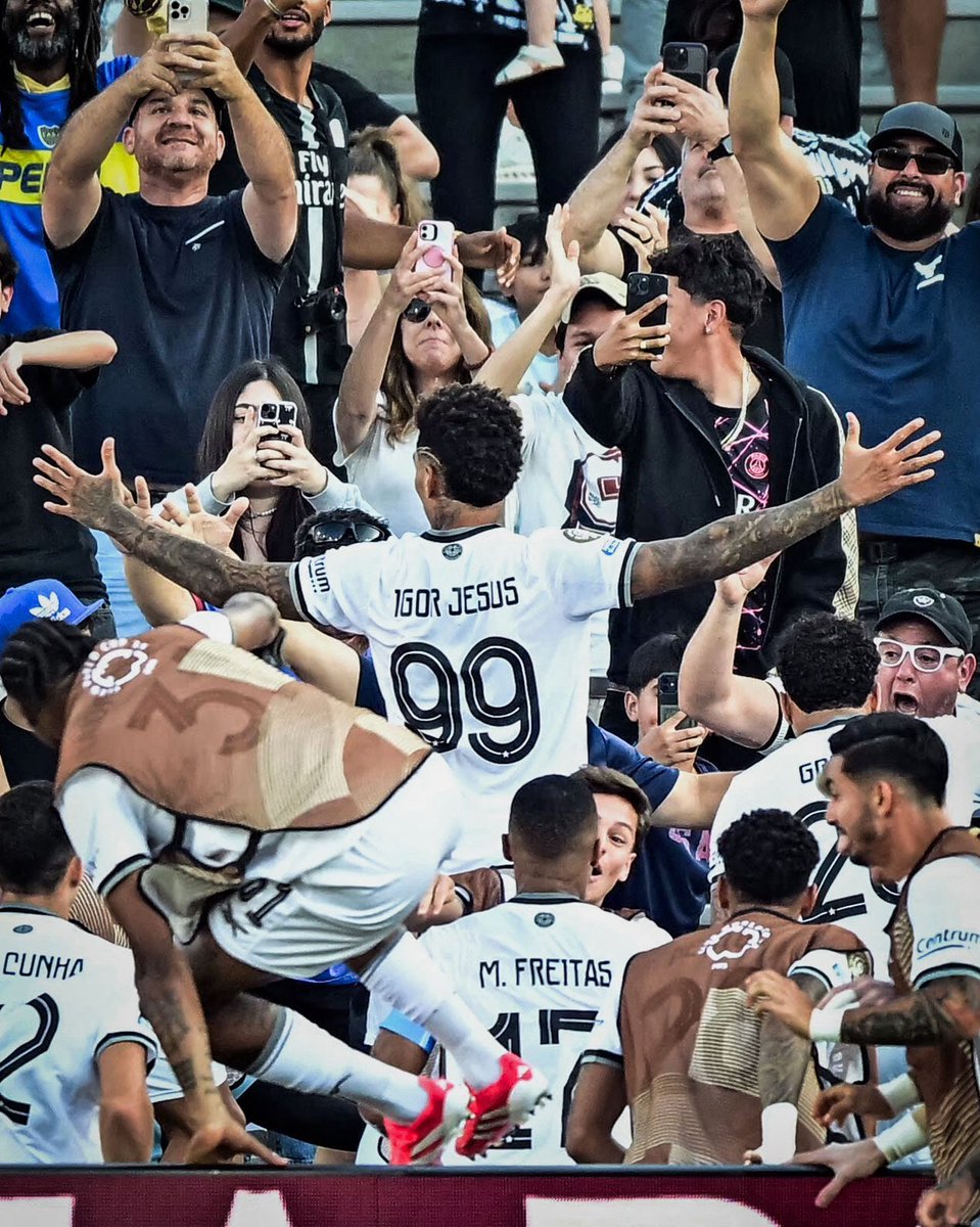 FIM DE PAPOOOO! ⭐️

Em uma das maiores atuações da sua história, o Botafogo faz um jogo de sacrifício e vence o PSG por 1x0 no Super Mundial de clubes.

⚽️ Igor Jesus

O IMPOSSÍVEL É SÓ QUESTÃO DE OPINIÃO!

ISSO AQUI É BOTAFOGO! 🔥