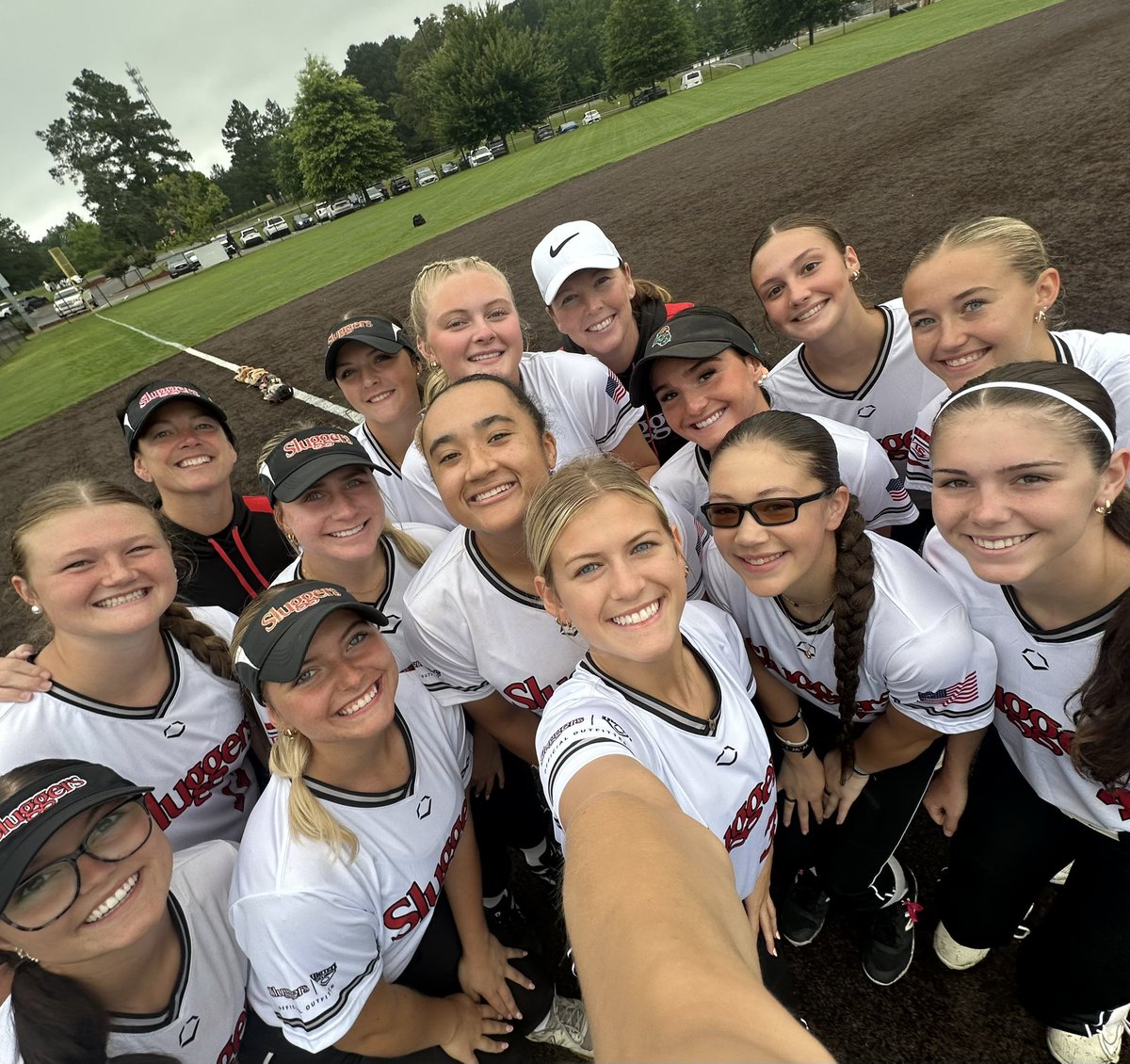 Always A Good Day With This Crew!! ♥️🤍🖤 #Sluggers

See Ya Tomorrow At 12 pm &amp; 8pm!!