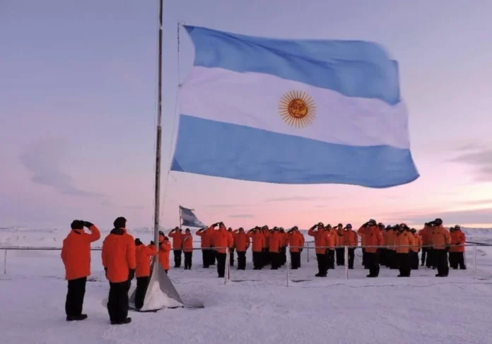 Antártida Argentina tweet media