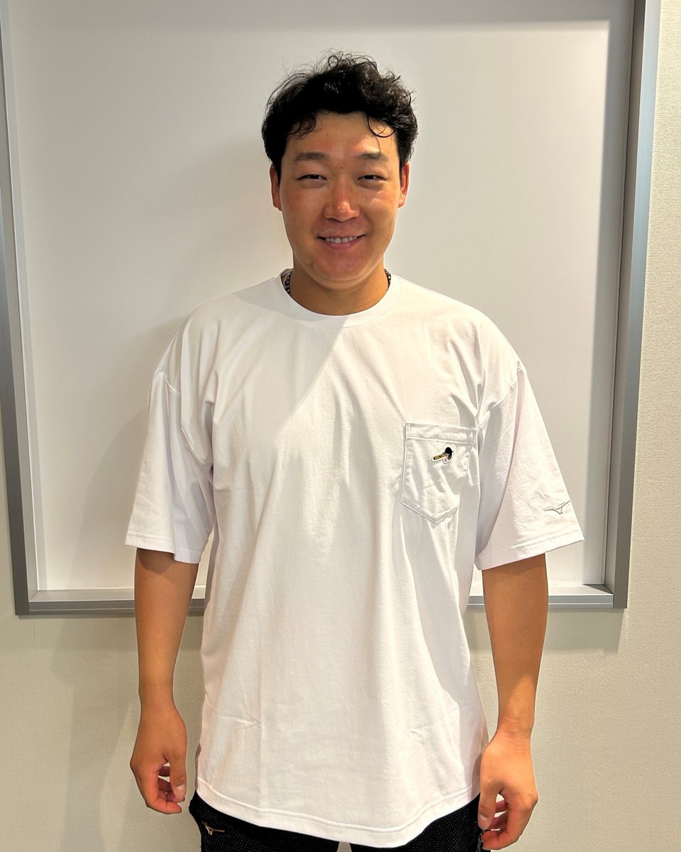 阪神タイガース #大山悠輔 選手のTシャツは本体ホワイトにワンポイントワッペンがついたシンプルなデザイン✨
サラッとした着心地でこの夏も快適にお過ごしいただけます😎
▼【ミズノワンポイントワッペンシリーズ】Tシャツ・キャップ・タオルも！ jpn.mizuno.com/ec/disp/goods-…
