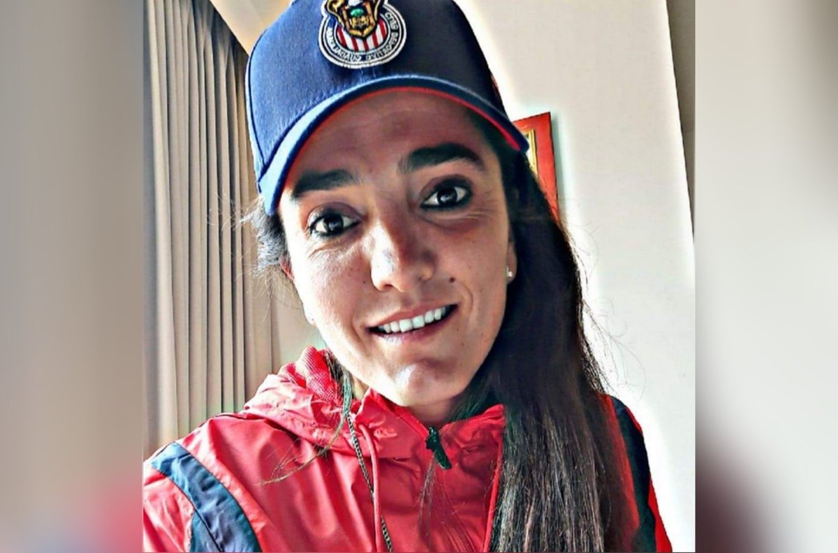 fut_joe's tweet photo. En el libro de la vida, existen varios capítulos, unos más largos, unos más cortos y el mío contigo querido @chivasfemenil a sido corto pero lleno de extraordinarios momentos que hoy se quedan grabados en mi corazón futbolero.Y eso solo merece una palabra GRACIAS POR TODO🫶🏼⚽🐐 https://t.co/9dkFQS04iS