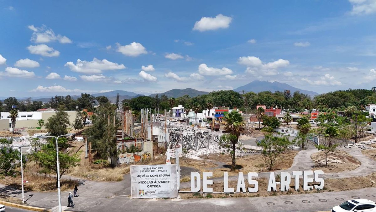 Es terrible lo que está pasando en Tepic, los artistas intentan seguir defendiendo el Centro de la Artes de ser demolido para hacer un estadio de fútbol que nadie quiere #Nayarit #CiudadDeLasArtes #AmparoCultural #CulturaEsDerecho #NoALaDemolición
#CiudadDeLasArtesResiste