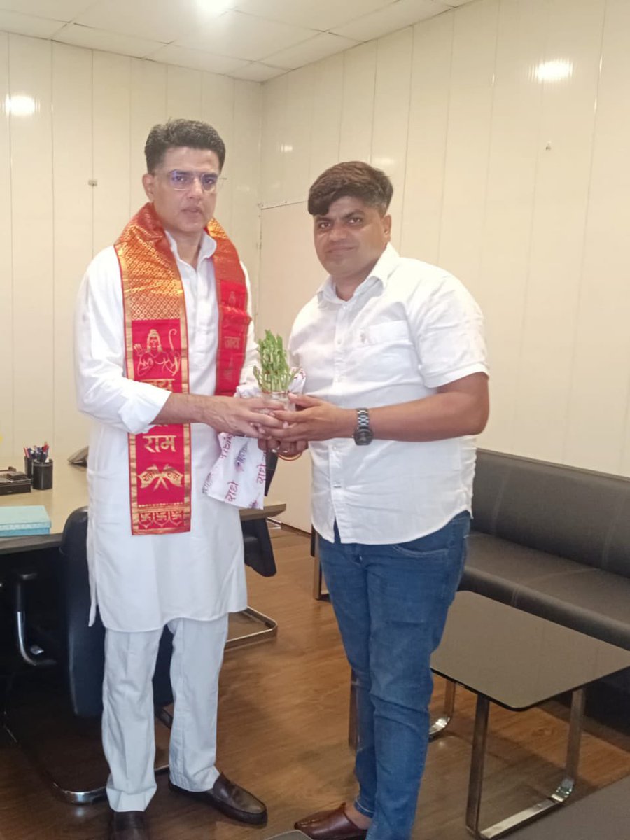 Rajveer Sarsena (@rajveer_sarsena) on Twitter photo ЁЯУН рдирдИ рджрд┐рд▓реНрд▓реА
рдХрд▓ рдирдИ рджрд┐рд▓реНрд▓реА рдЖрд╡рд╛рд╕ рдкрд░ рд▓реЛрдХрдкреНрд░рд┐рдпрддрд╛ рдХреЗ рдмреЗрддрд╛рдЬ рдмрд╛рджрд╢рд╛рд╣ рдЖрджрд░рдгреАрдп рд╢реНрд░реА рд╕рдЪрд┐рди рдкрд╛рдпрд▓рдЯ рд╕рд╛рд╣рдм рдХрд╛ рд╕реНрдиреЗрд╣ рдкреНрдпрд╛рд░ рдФрд░ рдЖрд╢реАрд░реНрд╡рд╛рдж рдорд┐рд▓рд╛ред
ЁЯЩПЁЯП╗ЁЯЩПЁЯП╗ЁЯМ╣ЁЯМ╣
<a href="/SachinPilot/">Sachin Pilot</a> <a href="/IndrajGurjarinc/">Indraj Gurjar</a>
<a href="/AnilChopra_/">ЁЭЧФЁЭЧбЁЭЧЬЁЭЧЯ ЁЭЧЦЁЭЧЫЁЭЧвЁЭЧгЁЭЧеЁЭЧФ</a> <a href="/RamniwasGawriya/">Ramniwas Gawriya</a>
<a href="/AbhimanyuP00NIA/">Abhimanyu Poonia</a> <a href="/_vimalchoudhary/">Vimal Choudhary</a> ЁЯУН рдирдИ рджрд┐рд▓реНрд▓реА
рдХрд▓ рдирдИ рджрд┐рд▓реНрд▓реА рдЖрд╡рд╛рд╕ рдкрд░ рд▓реЛрдХрдкреНрд░рд┐рдпрддрд╛ рдХреЗ рдмреЗрддрд╛рдЬ рдмрд╛рджрд╢рд╛рд╣ рдЖрджрд░рдгреАрдп рд╢реНрд░реА рд╕рдЪрд┐рди рдкрд╛рдпрд▓рдЯ рд╕рд╛рд╣рдм рдХрд╛ рд╕реНрдиреЗрд╣ рдкреНрдпрд╛рд░ рдФрд░ рдЖрд╢реАрд░реНрд╡рд╛рдж рдорд┐рд▓рд╛ред
ЁЯЩПЁЯП╗ЁЯЩПЁЯП╗ЁЯМ╣ЁЯМ╣
<a href="/SachinPilot/">Sachin Pilot</a> <a href="/IndrajGurjarinc/">Indraj Gurjar</a>
<a href="/AnilChopra_/">ЁЭЧФЁЭЧбЁЭЧЬЁЭЧЯ ЁЭЧЦЁЭЧЫЁЭЧвЁЭЧгЁЭЧеЁЭЧФ</a> <a href="/RamniwasGawriya/">Ramniwas Gawriya</a>
<a href="/AbhimanyuP00NIA/">Abhimanyu Poonia</a> <a href="/_vimalchoudhary/">Vimal Choudhary</a>
