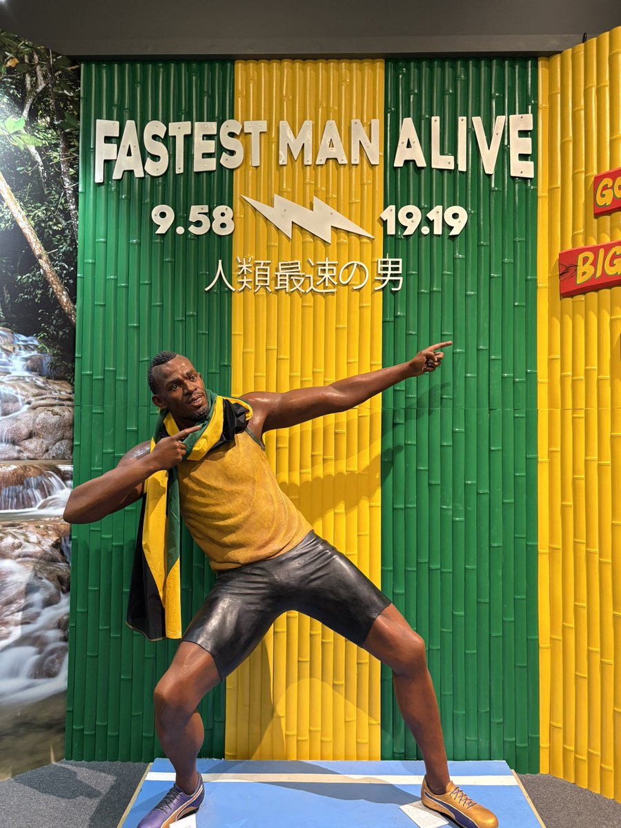 万博にボルトいた。

📍ジャマイカ🇯🇲

万博に行ってパビリオン回っていくと
海外旅行に行った気分になれます🇭🇺🇮🇸🇮🇪🇯🇵🇱🇷🇰🇷🇯🇲🇫🇷🇷🇴