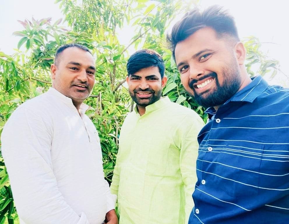 ravijangal's tweet photo. भाईसाहब #डॉ_महेश_जांगल और प्रिय #सुभाष_जाँगल को जन्मदिन की बहुत बहुत बधाई और शुभकामनाएं 🎂
भगवान श्री देवनारायण जी से मेरी प्रार्थना है कि आपको हमेशा खुश रखे स्वस्थ रखे 🙏
#HappyBirthday https://t.co/8oZCdhNrM0