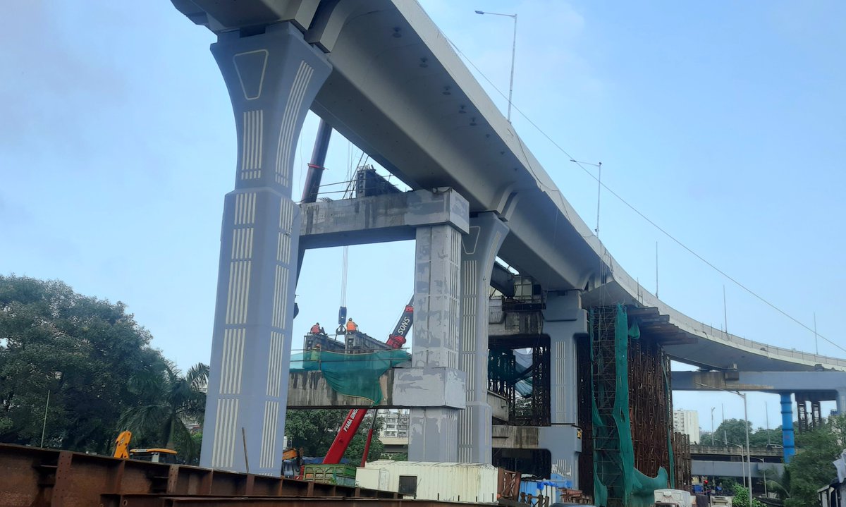 SCLR-WEH connector 
1)Igirders being placed for BKC bound lanes ,both top and below level.
2)The temporary structure below cable stayed bridge being removed