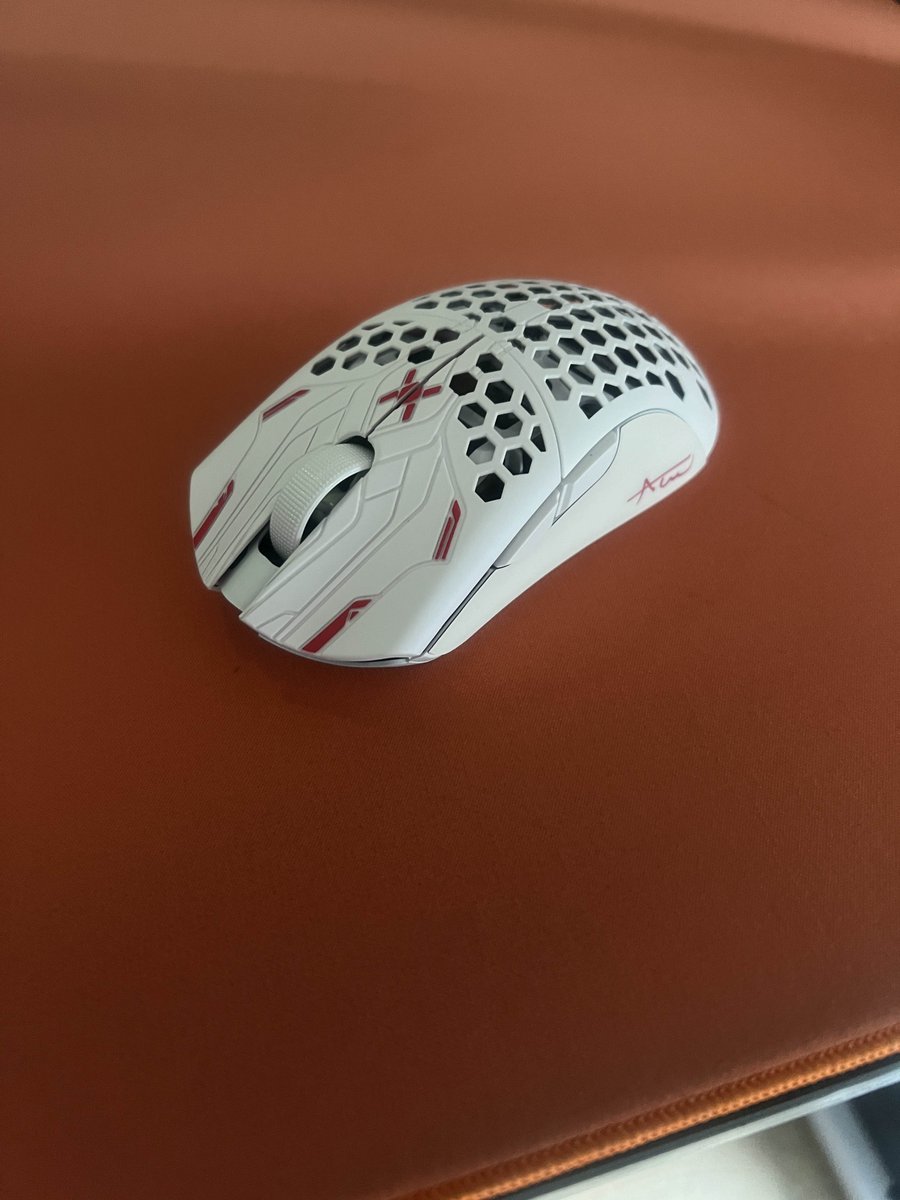 PokJuVLRT tweet media