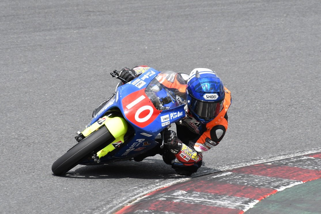 henayama's tweet photo. 2025.06.20
年全日本ロードレース第3戦
筑波の練習走行
#武中駿 選手
#PLUS_ONE
#全日本ロードレース
#JGP3 https://t.co/cPKD1uCWzn
