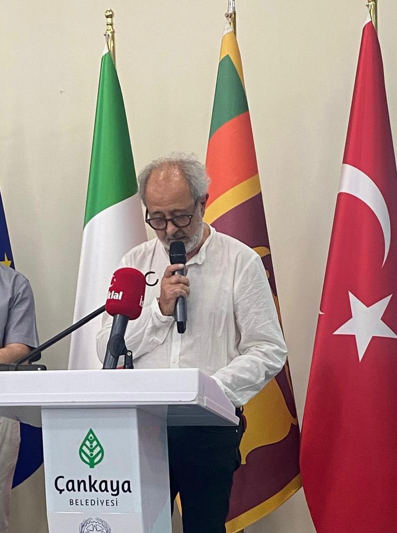 Inaugurata al Centro Culturale Yaşar Kemal di Ankara “Islands’Rhytms: Sri Lanka &amp; Sardinia”, mostra nata dalla collaborazione fra le Ambasciate🇮🇹e🇱🇰 con📸di Dario Coletti, documentarista che ha esplorato i suggestivi rituali,le tradizioni,il folclore di due territori straordinari