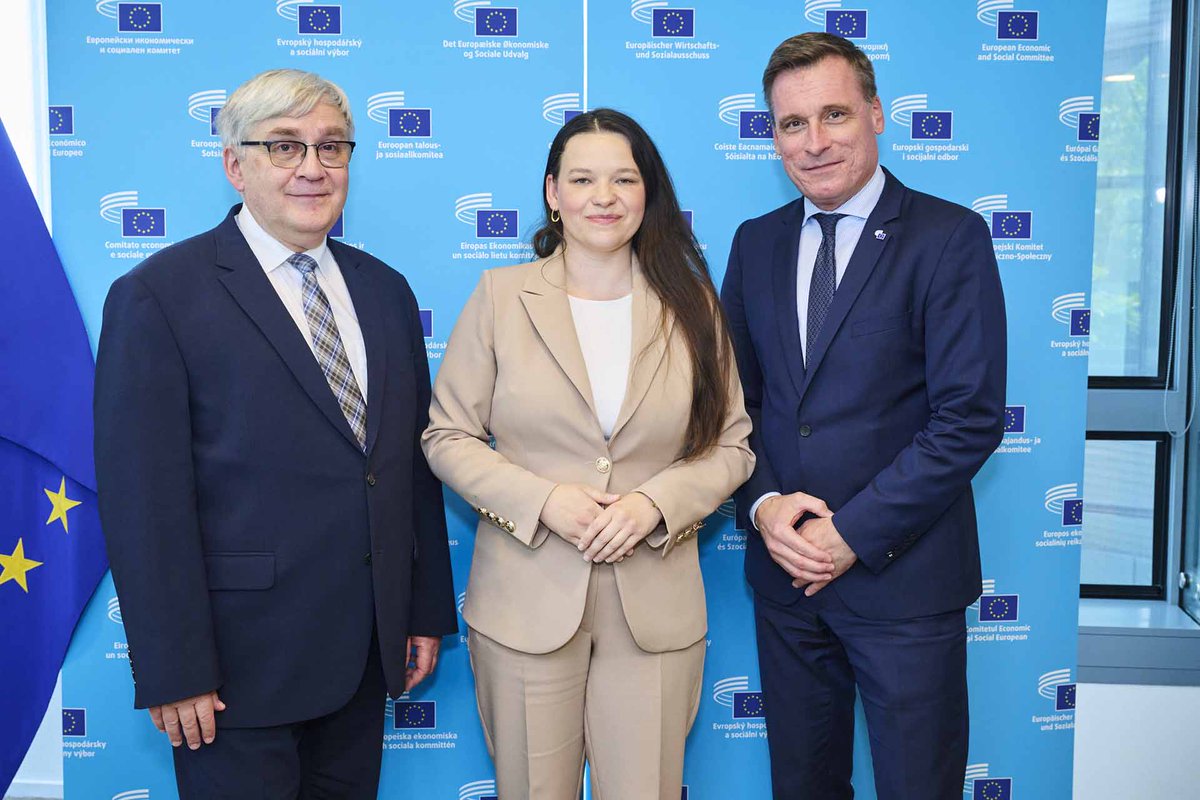 Ministerstwo Rodziny, Pracy i Polityki Społecznej (@mrpips_gov__pl) on Twitter photo 📸 Nowy plan działań na rzecz wdrażania #EuropejskiFilarPrawSocjalnych to jeden z głównych tematów 597. plenarnego posiedzenia Europejskiego Komitetu Ekonomiczno-Społecznego <a href="/EU_EESC/">European Economic and Social Committee</a> w #Bruksela z udziałem Wiceministry <a href="/nowakowska_ka/">Katarzyna Nowakowska</a>.
ℹ️ Wiceministra <a href="/MRPiPS_GOV__PL/">Ministerstwo Rodziny, Pracy i Polityki Społecznej</a> była jedną z 📸 Nowy plan działań na rzecz wdrażania #EuropejskiFilarPrawSocjalnych to jeden z głównych tematów 597. plenarnego posiedzenia Europejskiego Komitetu Ekonomiczno-Społecznego <a href="/EU_EESC/">European Economic and Social Committee</a> w #Bruksela z udziałem Wiceministry <a href="/nowakowska_ka/">Katarzyna Nowakowska</a>.
ℹ️ Wiceministra <a href="/MRPiPS_GOV__PL/">Ministerstwo Rodziny, Pracy i Polityki Społecznej</a> była jedną z