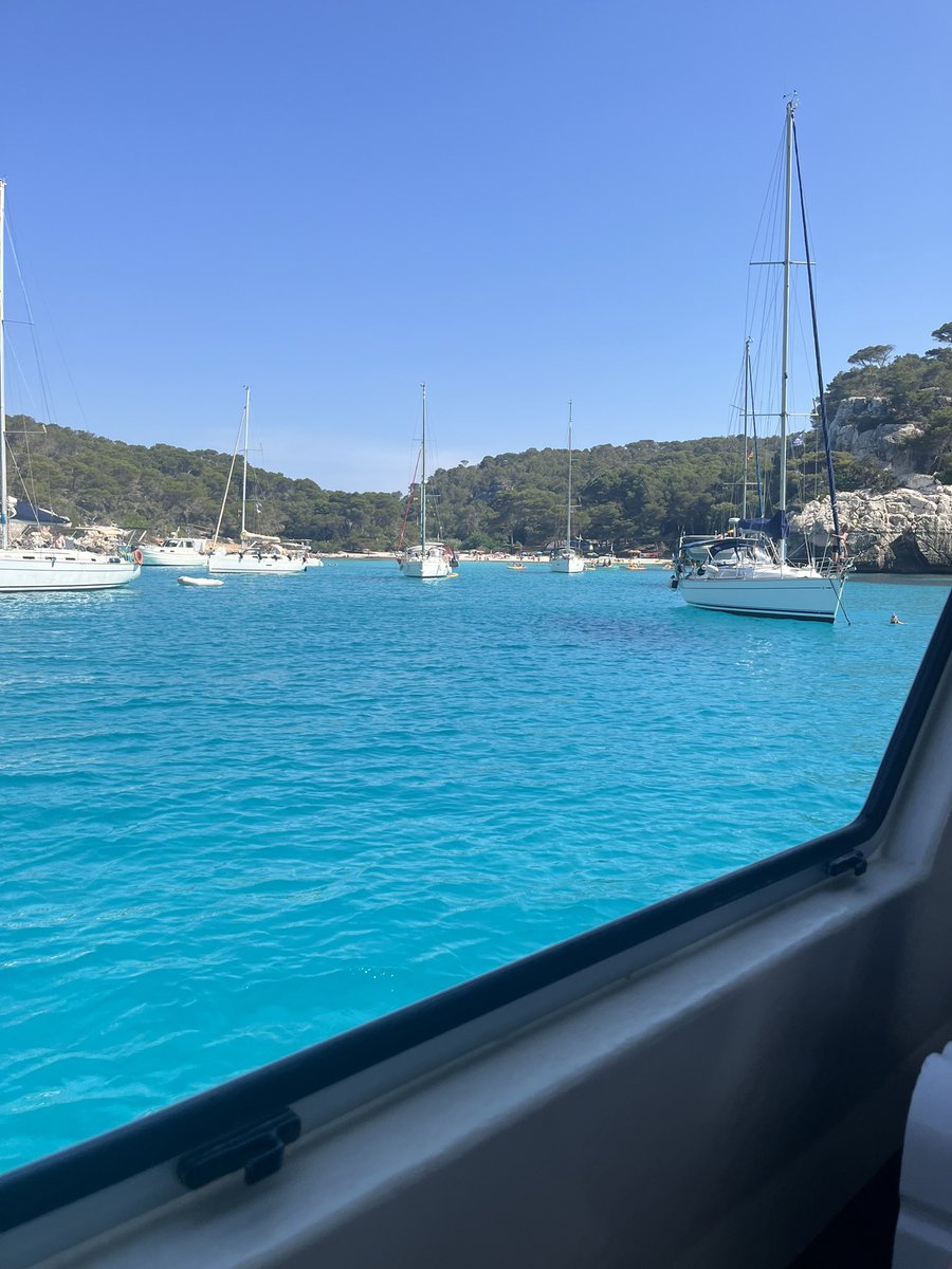 davidalmond86's tweet image. Enjoy your day at work lads