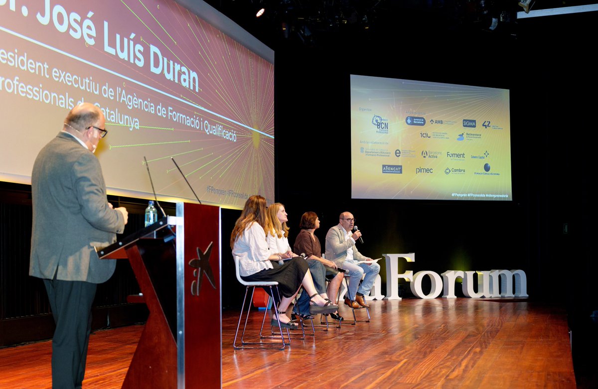 🔔El president de l'Agència FPCAT, <a href="/prpal_vet/">José Luis Durán</a> amb el DGFP d'<a href="/educaciocat/">Educació</a> <a href="/ricardcoma/">RicardComa</a> participen a la Nit de l'Emprenedoria 2025, organitzada per la <a href="/fundaciobcnfp/">Fundació BCN FP</a>, en la que es reconeix els valors i l'esperit innovador i emprenedor de l'alumnat de la FP
#FPCAT