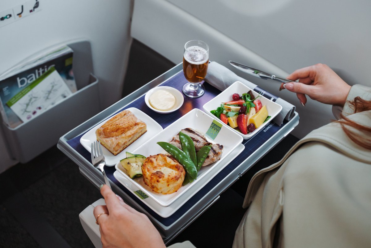 Starting today our Business Class passengers will be in for a treat with our festive onboard menu featuring traditional favorites: Jāņu cheese, chicken skewers, rhubarb treats and more. A real taste of Latvian flavorful Midsummer delights 🌿