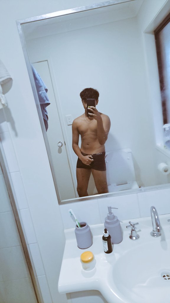 klm boy tweet media