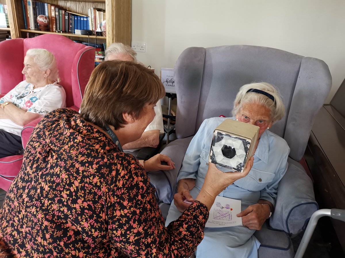 SG_STEM's tweet image. A lovely afternoon at Abbey View Care Home last Tuesday! 🧪💬 Residents enjoyed hands-on science with energy transfer kits, periscopes &amp;amp; a thermal imaging camera. Big thanks to Jess (L6) and our amazing science team: Mr Blake, Miss Joseph &amp;amp; Mrs Francis! 💙 #ScienceOutreach #STEM