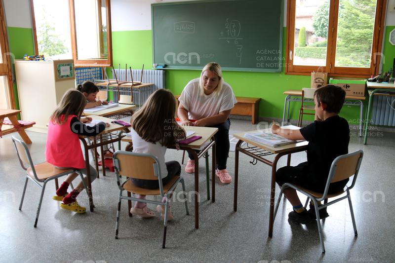 Les escoles rurals alerten de "mancances estructurals" que amenacen el seu futur. Un estudi de la CGT denuncia falta de recursos i exigeix mesures "urgents" per revertir la situació. ✍️<a href="/nia_escola/">Nia</a>

ow.ly/XnEU50WcGMr