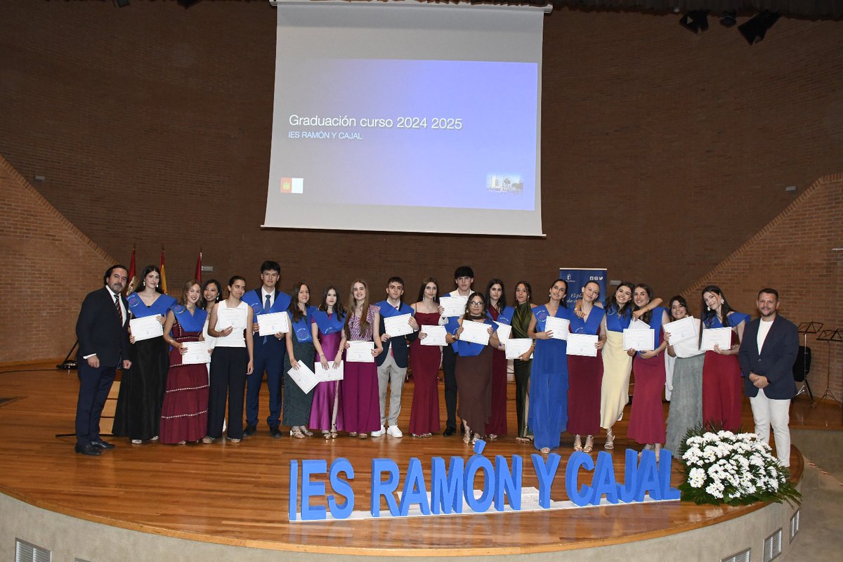 Graduación 2º Bachillerato 2024-2025 tinyurl.com/256h5t89