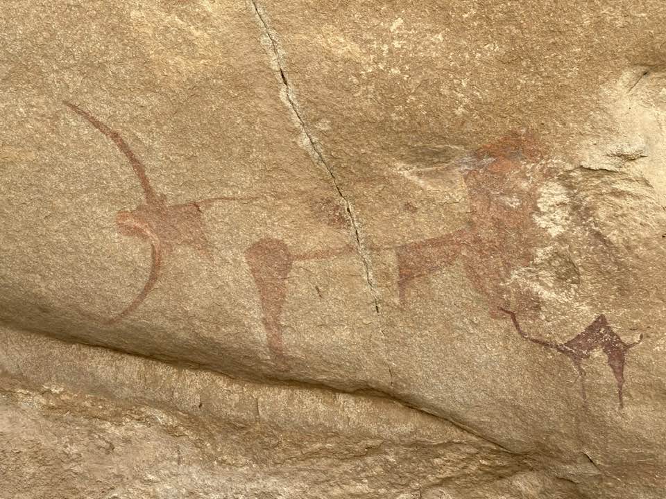 رسم ملون قرب تثليث في منطقة عسير
Color rock art near Tathlith in Aseer Province